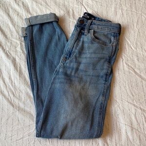 High Waisted Medium Wash Hollister Mom Jeans